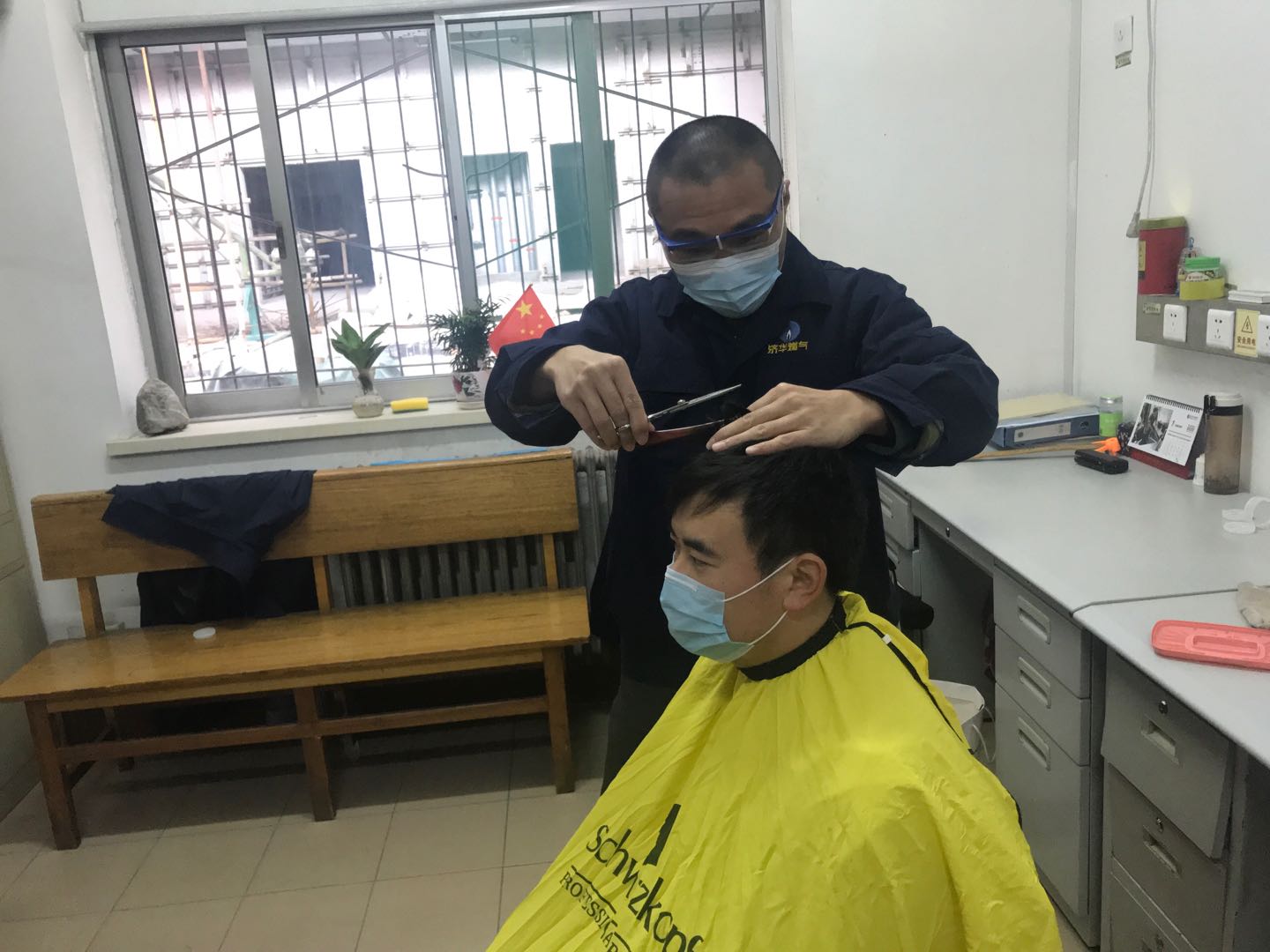 濟(jì)小華身邊的暖心“Tony”